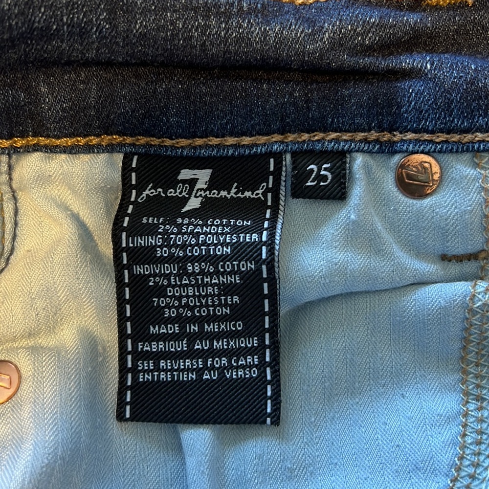 Women’s Seven For All Mankind, Size 25, Dark Wash Denim Shorts - Picture 3 of 3